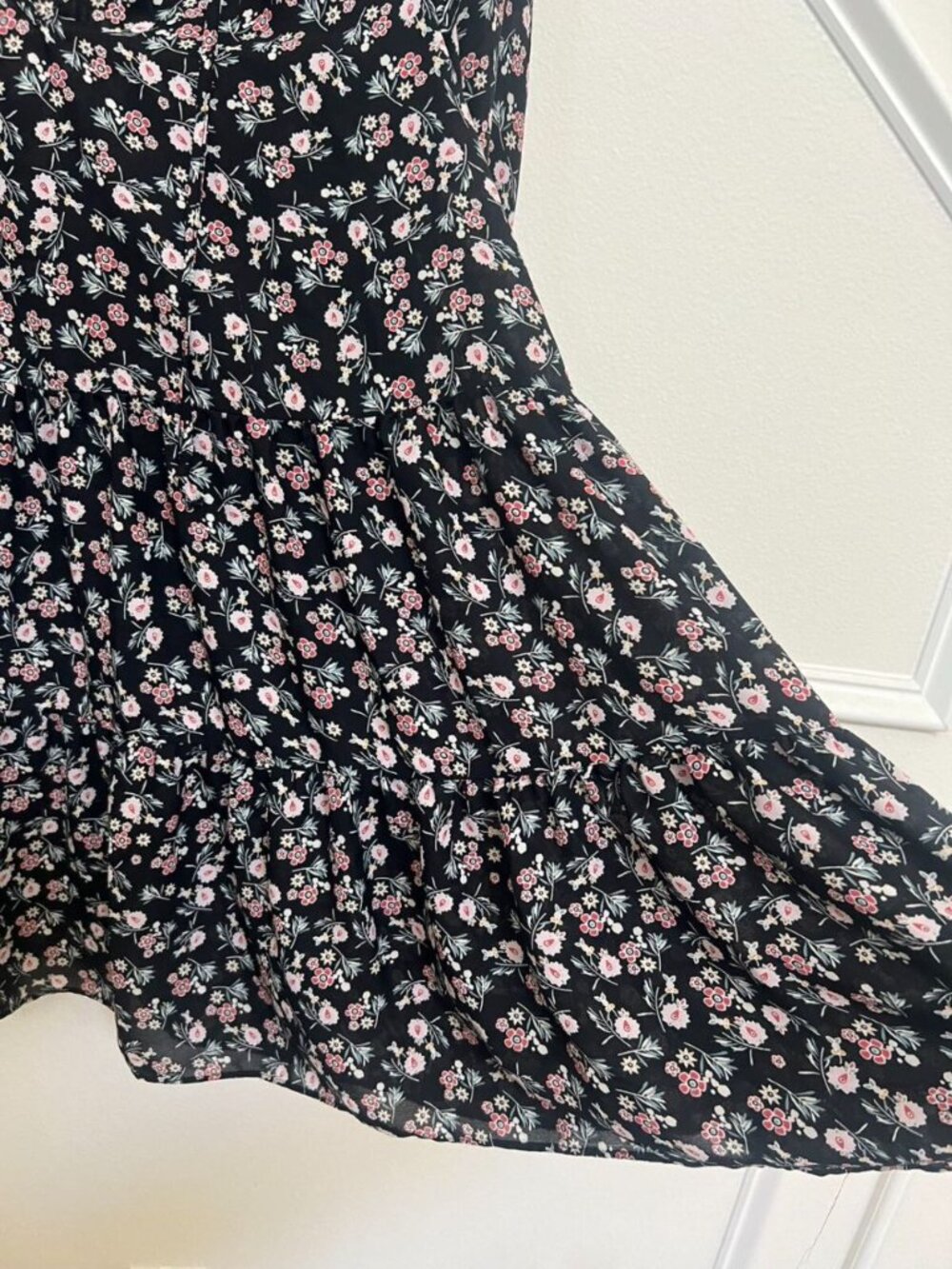 Max Studio Black V Neck Balloon Sleeve Floral Bohemian Casual Mini Dress - Picture 7 of 11
